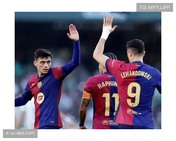 莱万多夫斯基在巴萨体系中的角色变化解析：战术适应能力评估