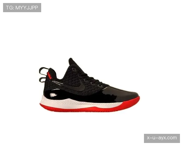 勒布朗今天穿的鞋，普通人钱包估计哭晕在厕所里了吧？